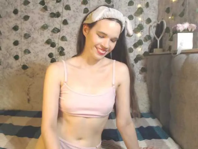 Live sex webcam photo for Nicole-Petit #291643665