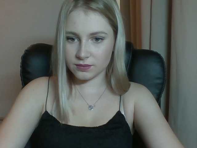 Live sex webcam photo for NicoleAdorable #276297561