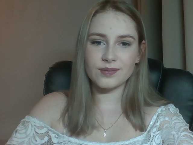 Live sex webcam photo for NicoleAdorable #276404765