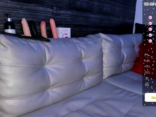 Live sex webcam photo for NicoleCarabba #275457337