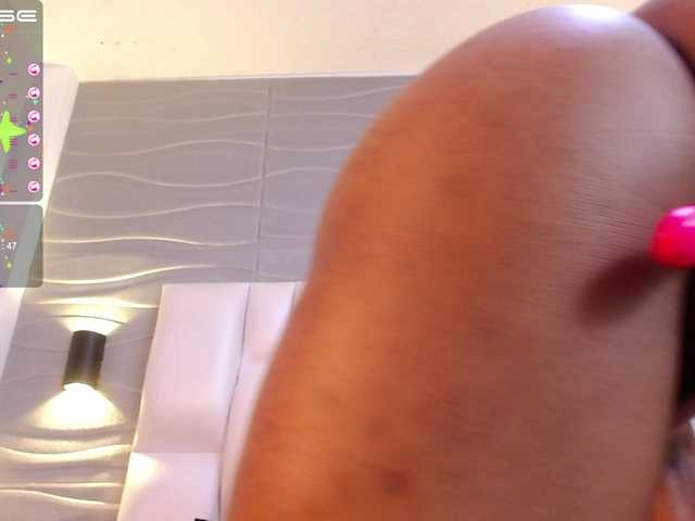 Live sex webcam photo for NicoleHotWild #272947892