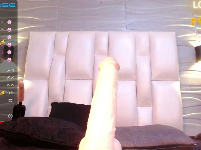 Live sex webcam photo for NicoleHotWild #273299253