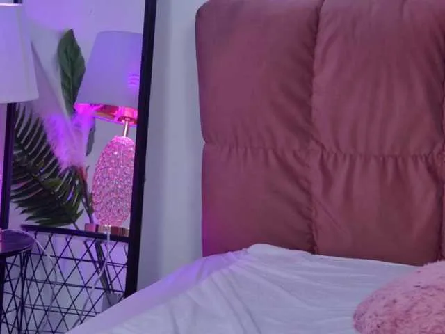 Live sex webcam photo for NicoleLegh #291182857