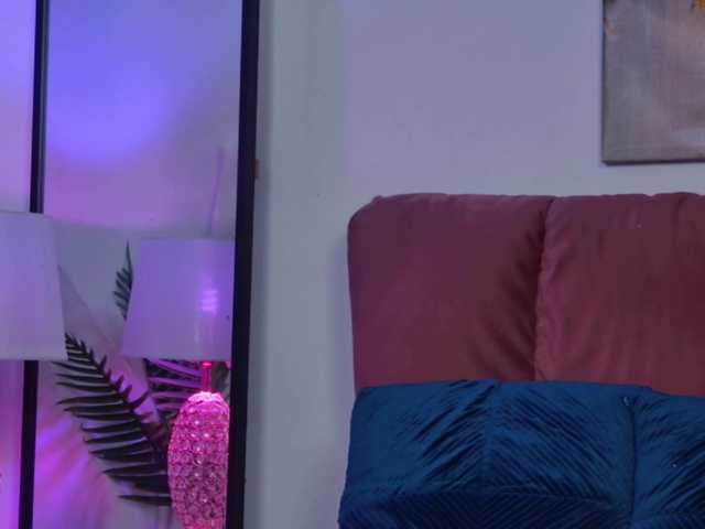 Live sex webcam photo for NicoleLegh #291392941