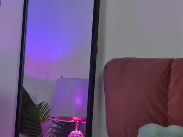 Live sex webcam photo for NicoleLegh #291822430