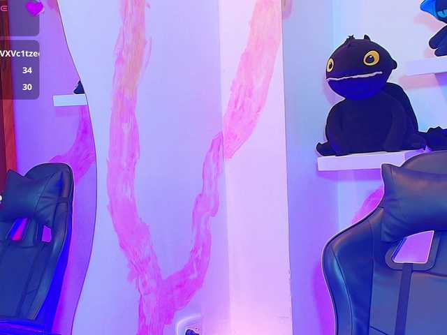 Live sex webcam photo for NicoleMonet #291810221