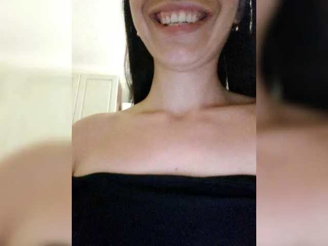 Live sex webcam photo for NicoleOneal #273463055