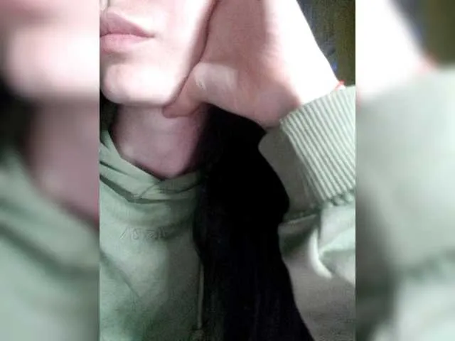Live sex webcam photo for NicoleOneal #273486444