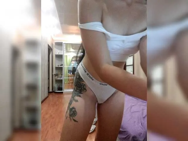 Live sex webcam photo for NicoleOneal #273959172