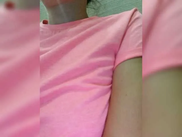 Live sex webcam photo for NicoleOneal #274117339