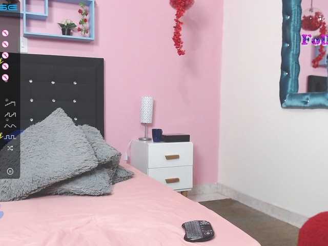 Live sex webcam photo for NicoleSantana #287925305