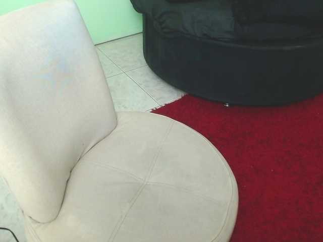 Live sex webcam photo for NicoleSantana #287925511