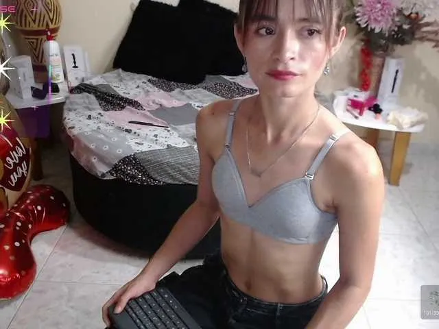 Live sex webcam photo for NicoleSantana #294015301