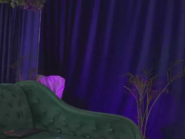 Live sex webcam photo for NicoleSarahX #277640133