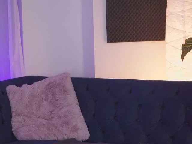 Live sex webcam photo for NicoleSarahX #290993423