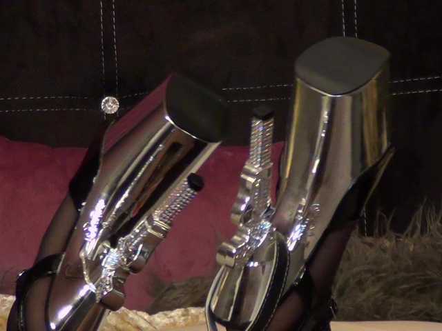 Live sex webcam photo for NicoleSinn #291473348