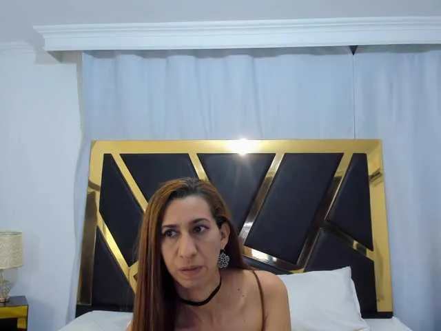 Live sex webcam photo for NicoleeGreen #275548234