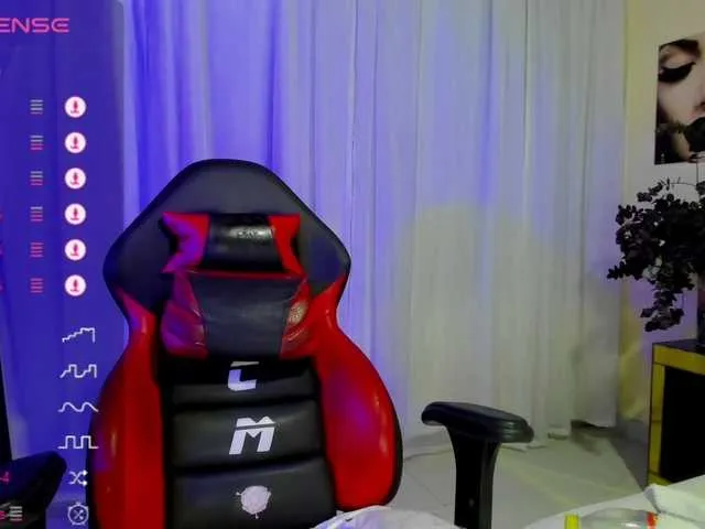 Live sex webcam photo for NicoleeGreen #277080947