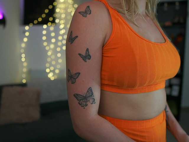 Live sex webcam photo for NicoletteShea01 #275528839