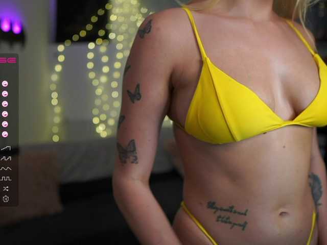 Live sex webcam photo for NicoletteShea01 #275700506