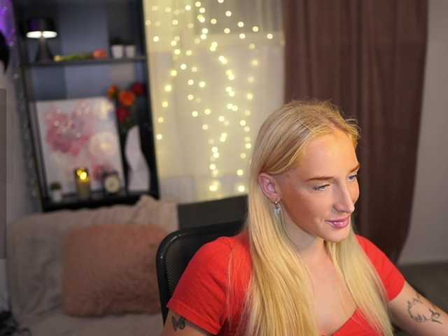 Live sex webcam photo for NicoletteShea01 #276227986
