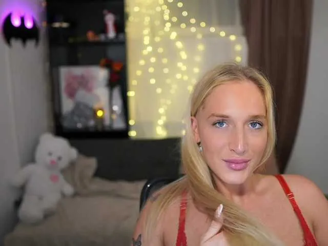 Live sex webcam photo for NicoletteShea01 #276867174