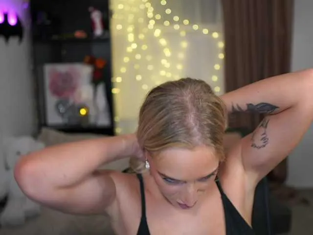 Live sex webcam photo for NicoletteShea01 #277003798