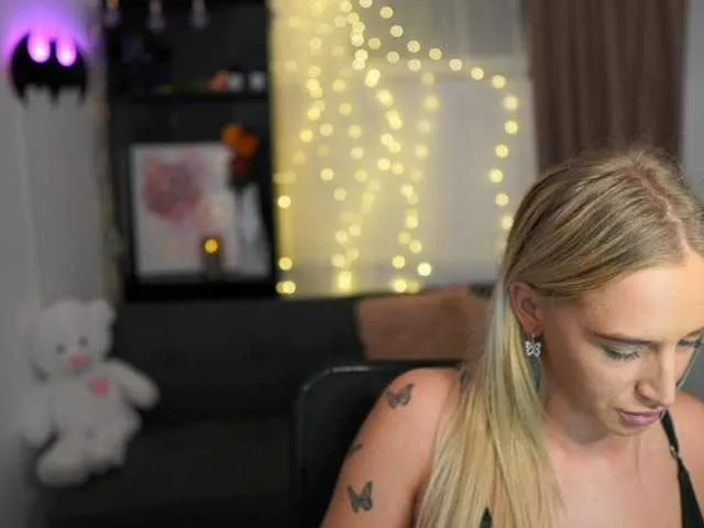 Live sex webcam photo for NicoletteShea01 #277271277