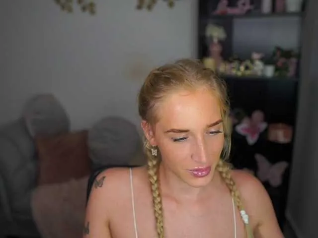 Live sex webcam photo for NicoletteShea01 #277857101