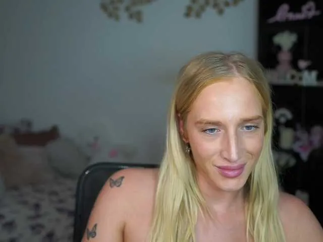 Live sex webcam photo for NicoletteShea01 #290162045