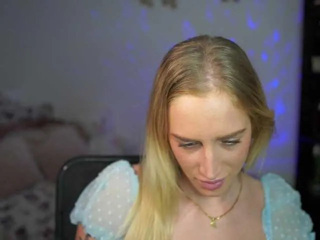 Live sex webcam photo for NicoletteShea01 #290301635