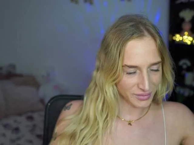 Live sex webcam photo for NicoletteShea01 #290323637