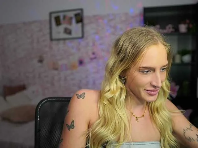 Live sex webcam photo for NicoletteShea01 #290536072