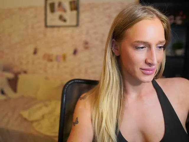 Live sex webcam photo for NicoletteShea01 #292384256