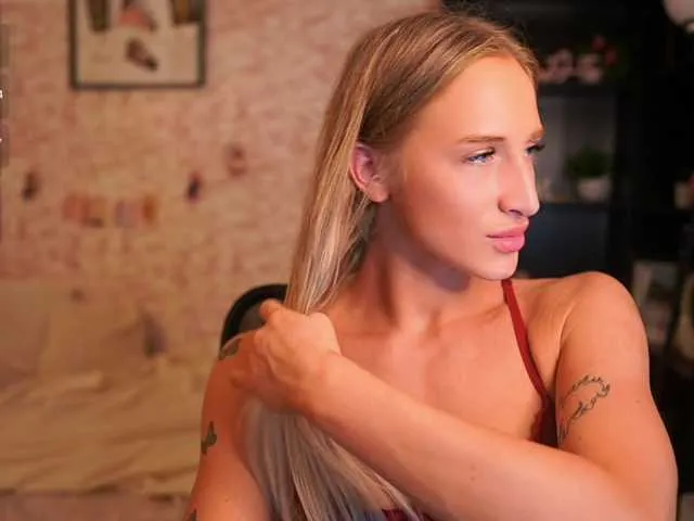 Live sex webcam photo for NicoletteShea01 #292394397