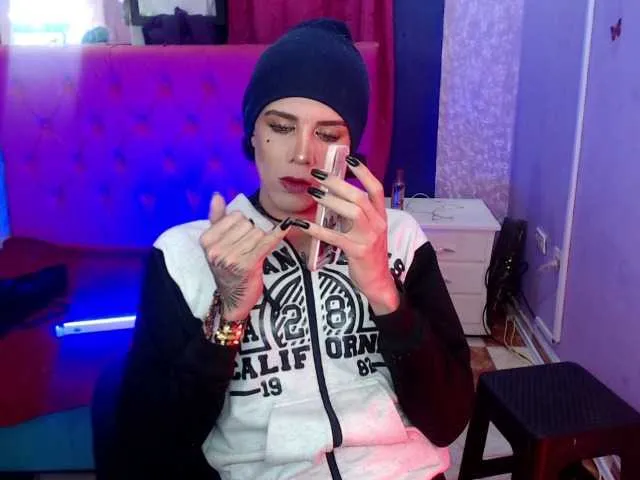 Live sex webcam photo for Nicoleveryhot #273198432