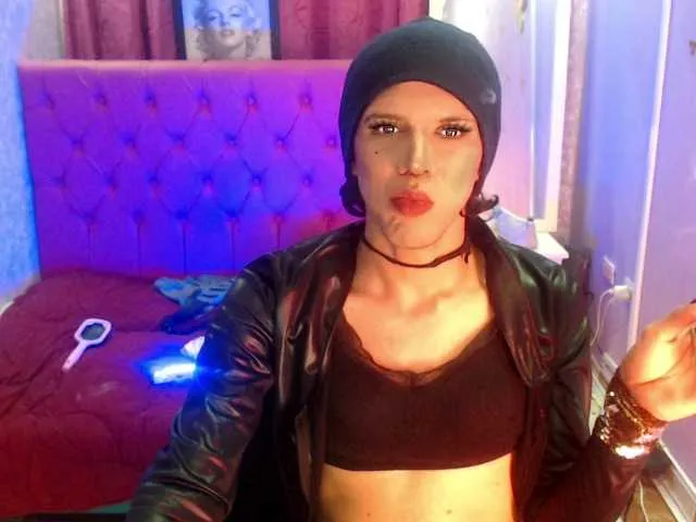 Live sex webcam photo for Nicoleveryhot #273252491