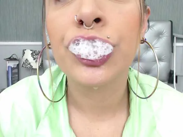 Live sex webcam photo for NicolleWayne #273198087