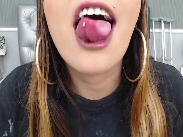 Live sex webcam photo for NicolleWayne #273241472