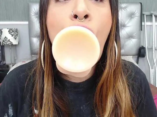 Live sex webcam photo for NicolleWayne #273243601