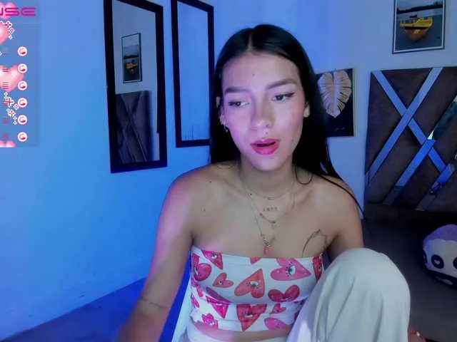 Live sex webcam photo for NicolletSoon #275575470