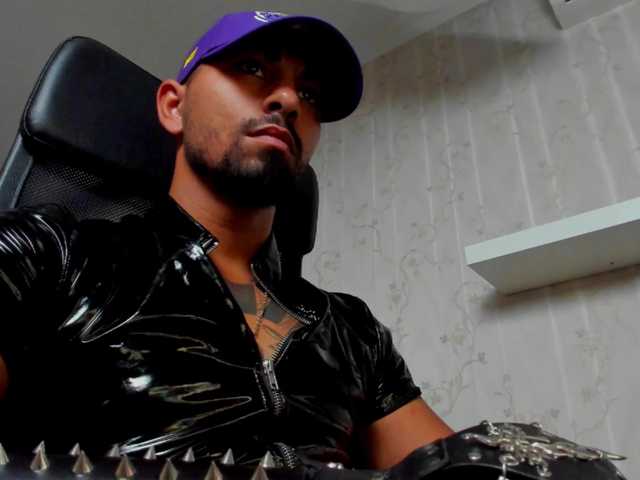 Live sex webcam photo for NigelBoyd #276199589