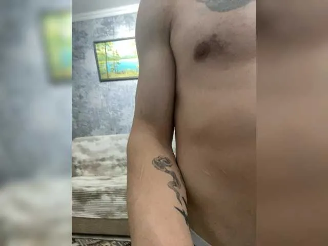 Live sex webcam photo for Night-Move1 #292503134