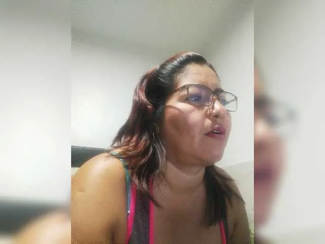 Live sex webcam photo for Niiccoll #274661596