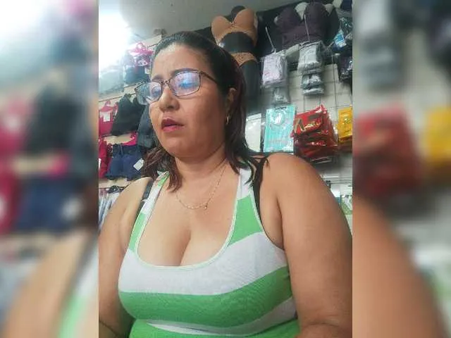 Live sex webcam photo for Niiccoll #274778633