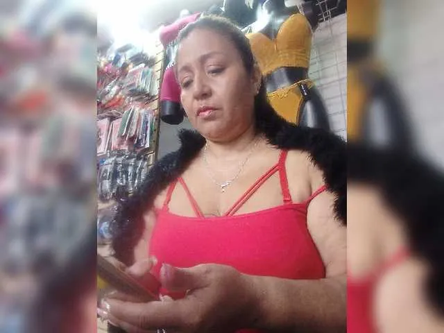 Live sex webcam photo for Niiccoll #275446410