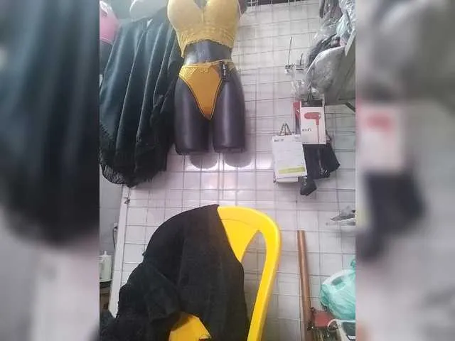 Live sex webcam photo for Niiccoll #275584133