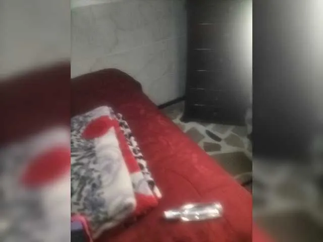 Live sex webcam photo for Niiccoll #275644289