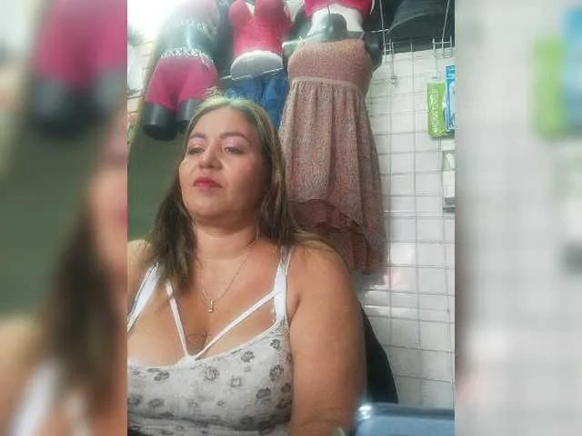 Live sex webcam photo for Niiccoll #276179415