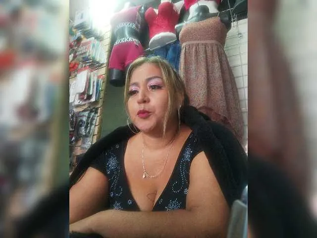 Live sex webcam photo for Niiccoll #276213634